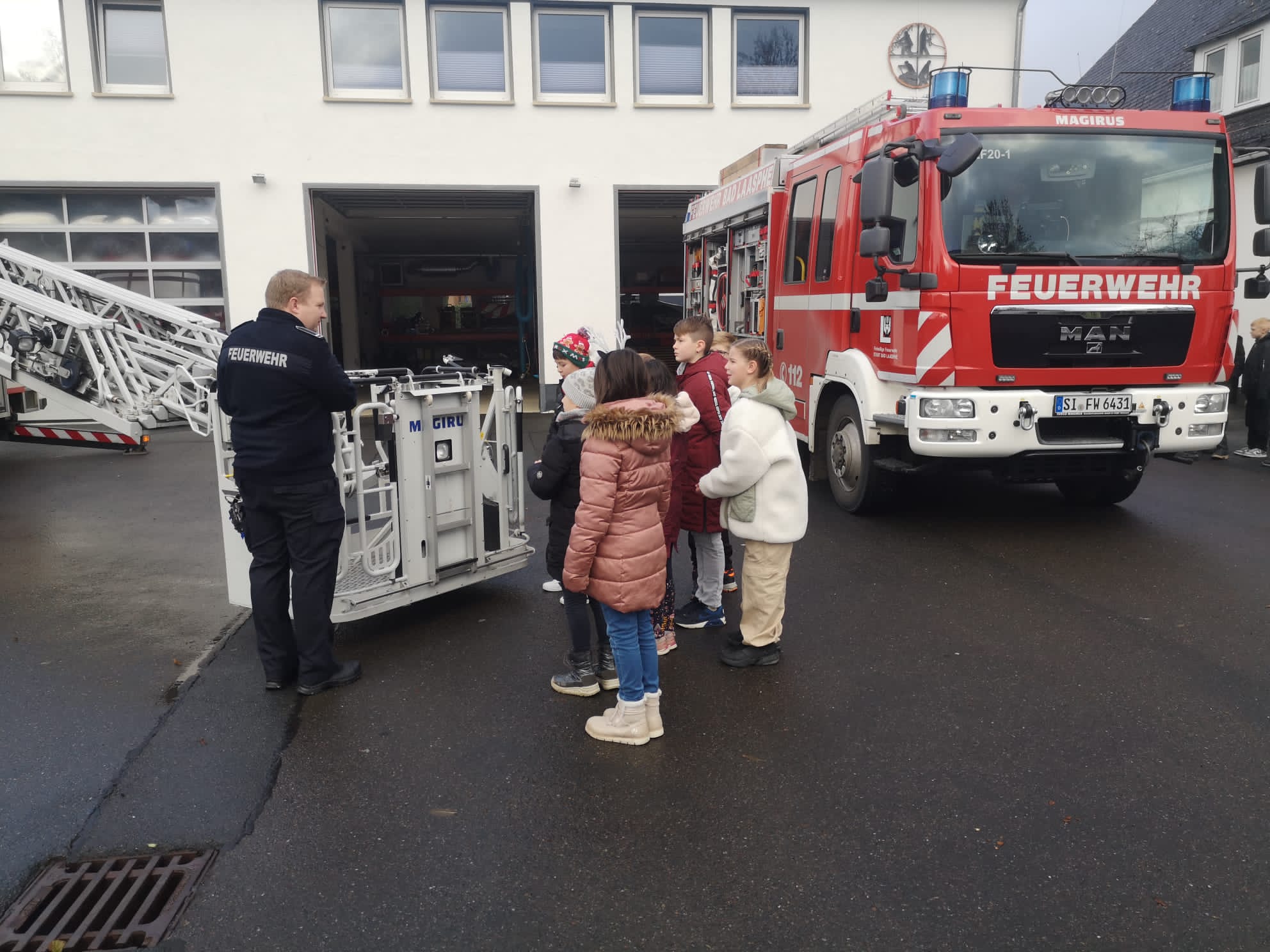 Read more about the article Drachenklasse meets Feuerwehr